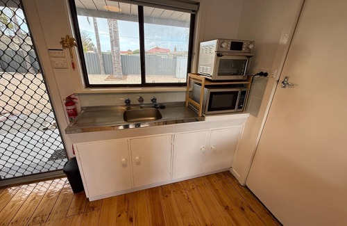 Melville Apartment | 3 by the Sea at Coobowie Unit 2 - 2 bedrooms - dog friendly-Off peak special!