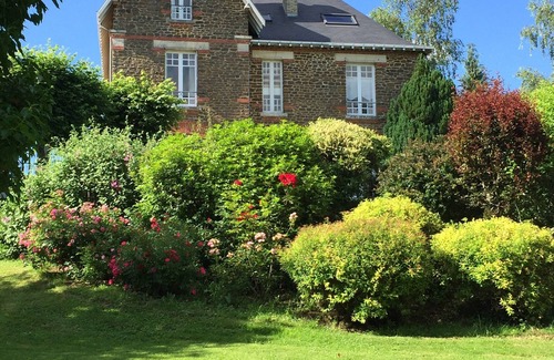 Saint-Jean-d'Asse House | 3 ha property 30 minutes from the 24-hour circuit