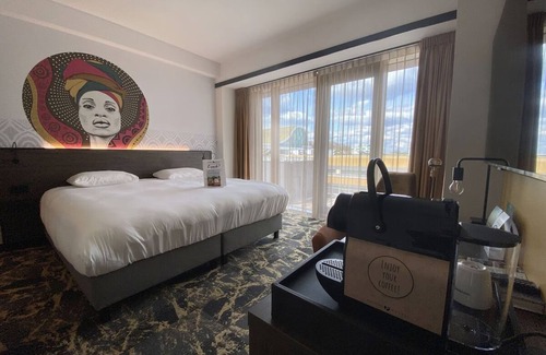 Emmen Hotel | 3 Ideal Unit Near Emmen City Attraction, Theme Parks & Nature Inspired Getaway
