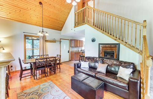 Snowshoe Cabin | 3 Mi to Snowshoe Resort: Cabin w/Hot Tub