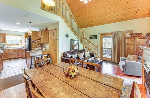 Snowshoe Cabin | 3 Mi to Snowshoe Resort: Cabin w/Hot Tub