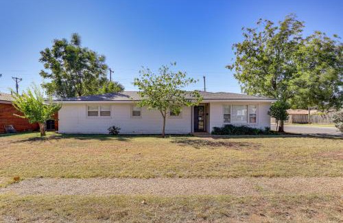 Lubbock House | 3 Mi to Texas Tech Cozy Home with Private Yard!