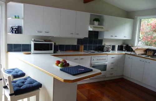 Vincentia House | 3 mins walk from Nelson beach - free Wifi - Airconditioned house