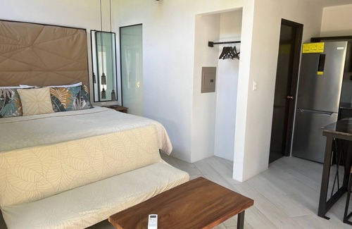 Potrero Resort | 3 minute walk to beach- sleeps up to 28!