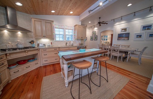 Historic Downtown Apalachicola House | 3-Night Min, 3BR/2BA House, Downtown Historic Apalachicola!