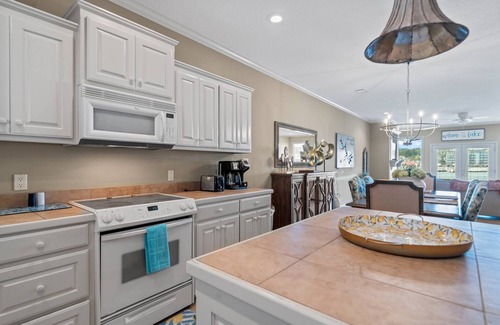Lake Hamilton Condo | 3-Night Summer Escape Save 15%