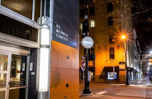 Downtown Hotel | 3 Private King Suites - The Finnley Hotel