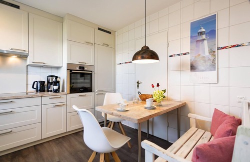 Sylt-Ost Apartment | 3-room app. for 4 pers. with terrace, parking space, WLAN, pets allowed.
