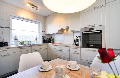 Sylt-Ost Apartment | 3-room app. for 4 pers. with terrace, parking space, WLAN, pets allowed.