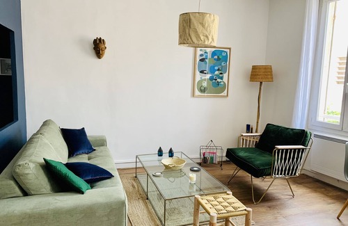 Palais de justice Apartment | 3 rooms in Saint Victor, Vieux Port.