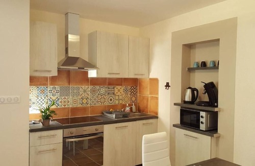 Cahuzac-sur-Vere Apartment | 3-star accommodation of 42 m2 with swimming pool in the countryside for a couple