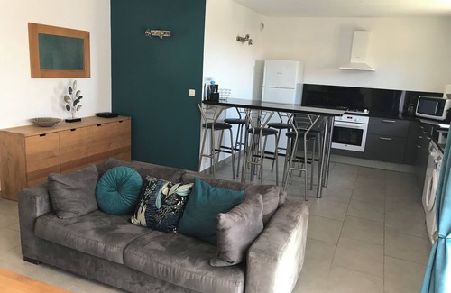 Pinarellu Apartment | 3-star accommodation 700 m from Pinarello beach via a private road.