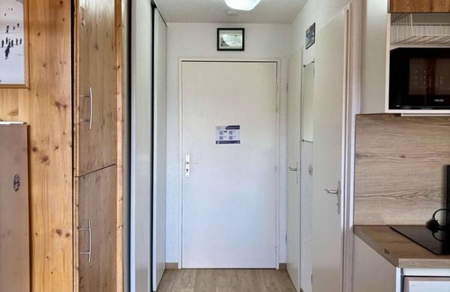 Eclose-Ouest Apartment | 300m from ski lifts, 3rd floor, balcony, tv, ski locker, 31m², Alpe d'Huez