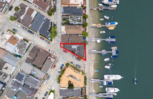 Newport Beach House | 301 E Bayfront