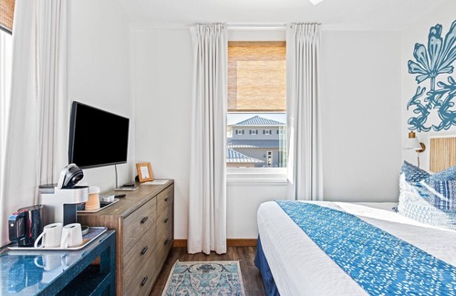 Panama City Beach Hotel | 303 Rosemary Beach Inn - Includes Beach Chairs & Complimentary Breakfast + Access to 4 Pools