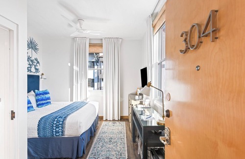 Rosemary Beach Hotel | 304 Rosemary Beach Inn - Includes Beach Chairs & Complimentary Breakfast + Access to 4 Pools