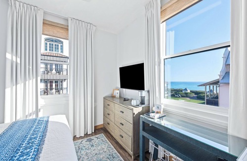 Rosemary Beach Hotel | 304 Rosemary Beach Inn - Includes Beach Chairs & Complimentary Breakfast + Access to 4 Pools