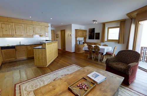 Celerina-Schlarigna Apartment | 3½-room apartment on the 1st floor, about 105 m2.