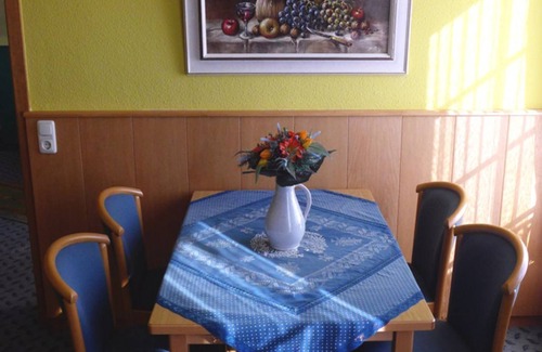 Neuwiese House | 31 Apartment - Landhotel Neuwiese with traditional inn An der Mühle