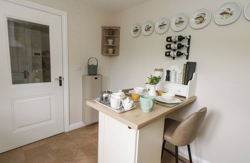 Maiden Newton Cottage | 31 BULL LANE, pet friendly, with a garden in Maiden Newton