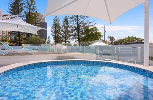 Surfers Paradise Apartment | 31B Peninsula - Modern Beachside Apartment with Balcony & Resort Access
