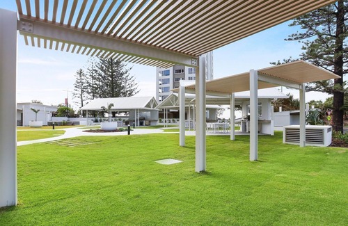 Surfers Paradise Apartment | 31B Peninsula - Modern Beachside Apartment with Balcony & Resort Access