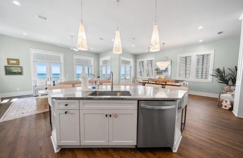 Sunnyside House | 330 Beachside Premium Gulf Front Beach Service now included