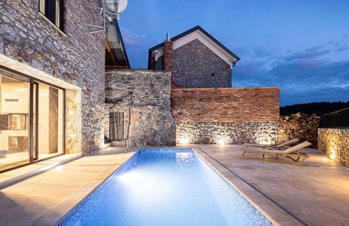 Veljun Primorski Resort | 340 m² Resort ∙ 6 bedrooms ∙ 12 guests