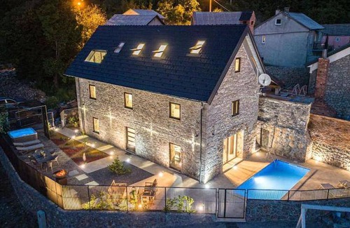 Veljun Primorski Resort | 340 m² Resort ∙ 6 bedrooms ∙ 12 guests