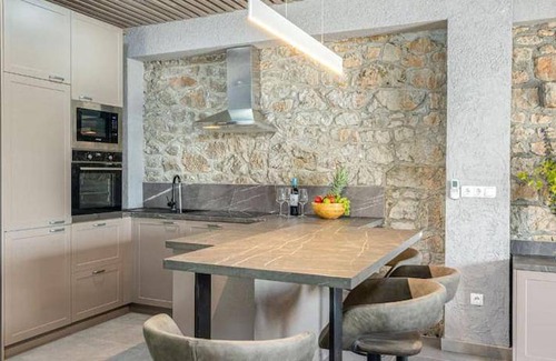 Veljun Primorski Resort | 340 m² Resort ∙ 6 bedrooms ∙ 12 guests