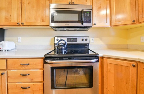 Moab House | 343 Downtown, Private Hot Tub with Red Rock Views