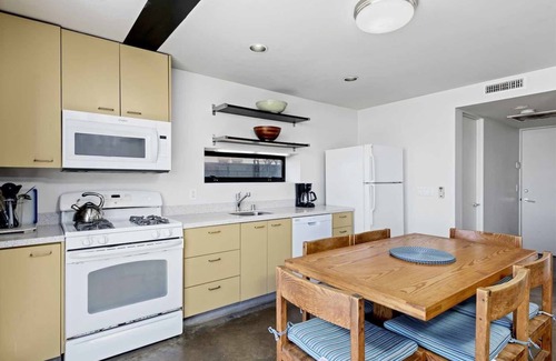Central Mission Beach House | 3477-Ocean Front Walk