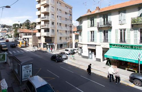 La Madeleine Apartment | #35 Suite Carlone 5min from the beach AC & Terrace