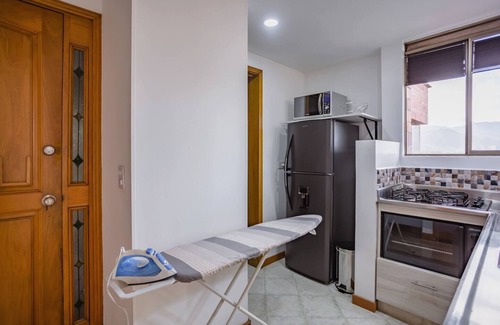La Aguacatala Apartment | 350MB WiFi in amazing view Medellin Mountains A/C