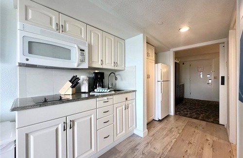 The Point Apartment | 365° Views Of Newport Harbor