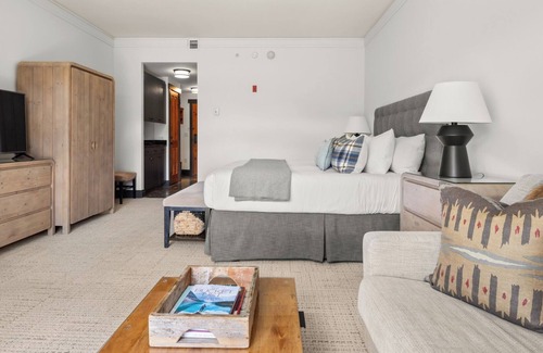 Stowe Area Cabin | #374 | Studio | Remodeled Studio | 3rd Floor Mt Mansfield Views