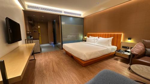 Chembur East Hotel | 37th Crescent Navi Mumbai