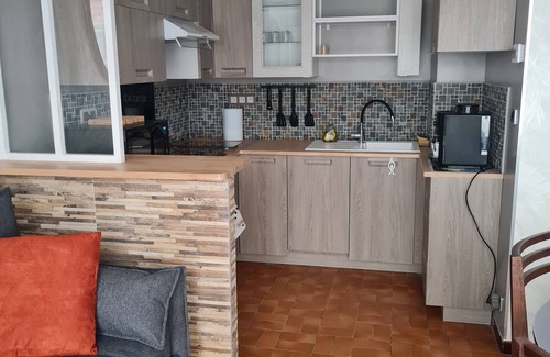 Mimizan-Plage Apartment | 38 m2 apartment, private garage, 4 bikes, quiet location, 200 m from the ocean.