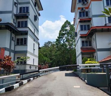 Hulu Selangor Apartment | 3B2R Unit, Seruni Service Apartment at Serendah Golf Resort, Serendah, Nearby Serendah KTM Komuter Station, Genting, Rawang, UMW HVM Park, Bukit Beruntung Resort