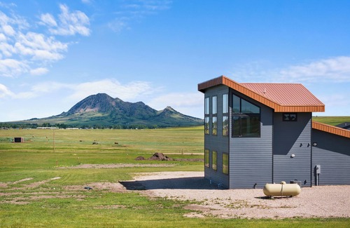 Sturgis House | 3bd 2bth Luxury Retreat with Hot Tub Near Bear Butte!