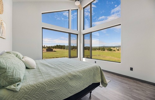 Sturgis House | 3bd 2bth Luxury Retreat with Hot Tub Near Bear Butte!
