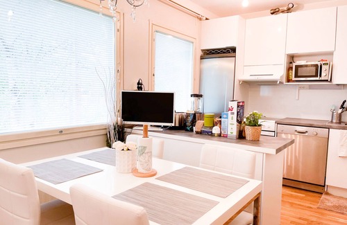 Itainen District Apartment | 3Bed Apartment 18 mins by metro to Helsinki centre