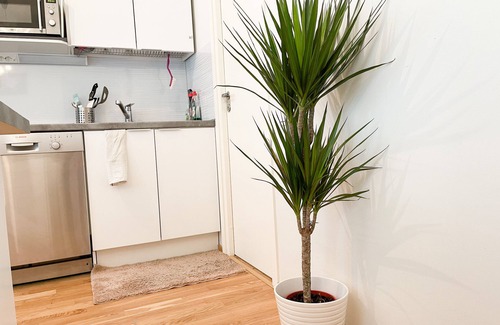 Itainen District Apartment | 3Bed Apartment 18 mins by metro to Helsinki centre
