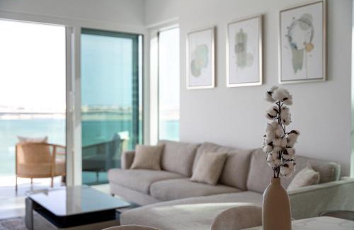 Dubai Marina Apartment | 3Bed Private Beach - Belle vie à La Vie Dubai