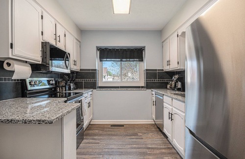 Chalco House | 3BR; 2 Bath; 920 Mbps; Fenced Yard; EV Charger