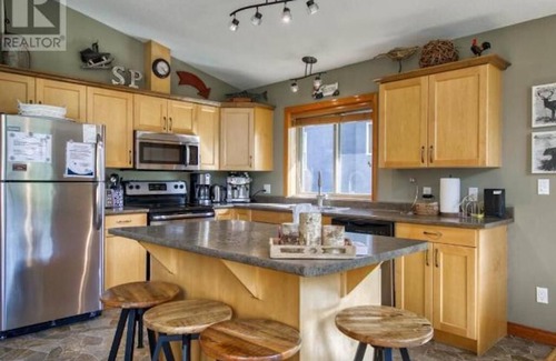 Fairways Ski Chalet | 3BR/2BA Ski Chalet: Ski In/Hot Tub/Amazing Views!