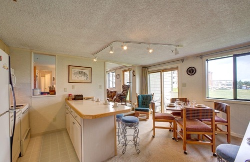 Snowshoe Condo | 3BR/3BA Mtn Lodge 1st fl ski in/out Rare Sleeps 10 Summer Rates from 275 nt