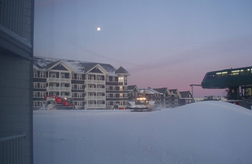 Snowshoe Condo | 3BR/3BA Mtn Lodge 1st fl ski in/out Rare Sleeps 10 Summer Rates from 275 nt