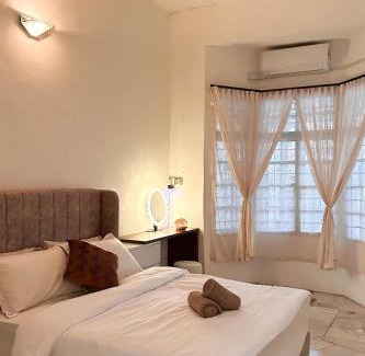 Batu Pahat House | 3BR Batu Pahat Setia Homestay Walk to AEON Big 6-8 pax by Ngio