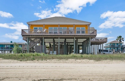 Port Bolivar House | 3BR Beachfront | Ocean Views, Deck & Gaming Console